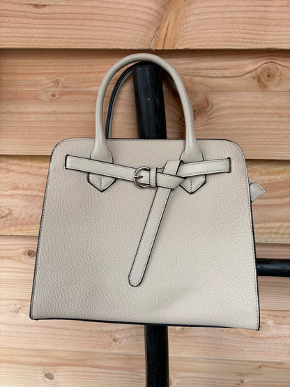 Middelgrote tas met riemdetail